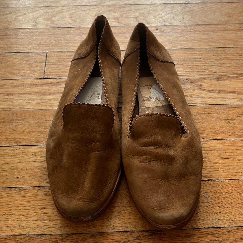 DESIGNER ✨  UGG Leather Slip On - size 11 - super cute but natural wear